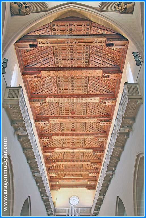V - ¿ESVÁSTICAS dentro de la CATEDRAL MUDÉJAR de TERUEL? ¿Cómo es POSIBLE?
